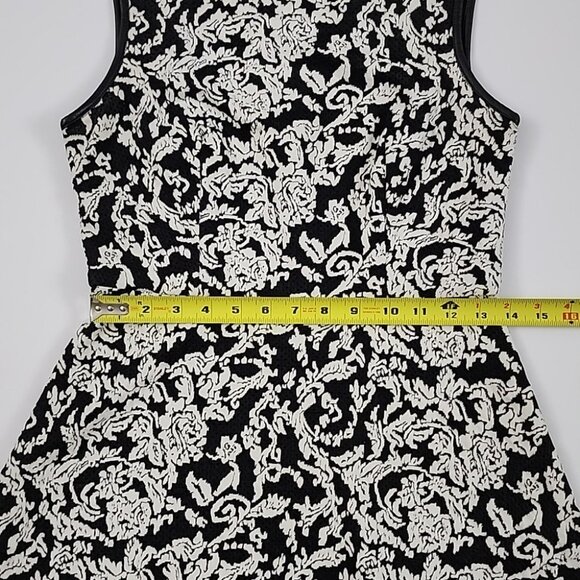 Cleo Petites Women's Sleeveless Black White Midi Dress Fit & Flare Stretch Sz 6 - Picture 13 of 14